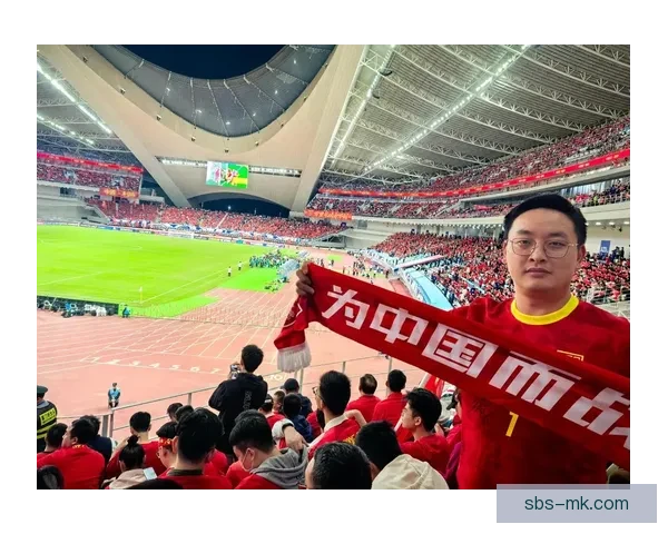 中国男足客场1比3负于澳洲无缘世界杯18强赛 中国男足客场1比3负于澳洲无缘世界杯18强赛